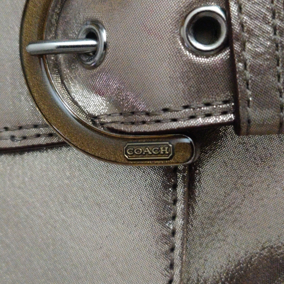 Coach gold purse - Picture 3 of 9